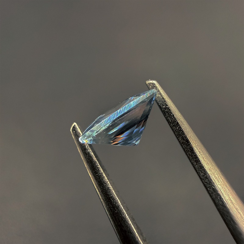 409：ファンシーカラーサファイア　PRI　5.9ｍｍ　1.05ct