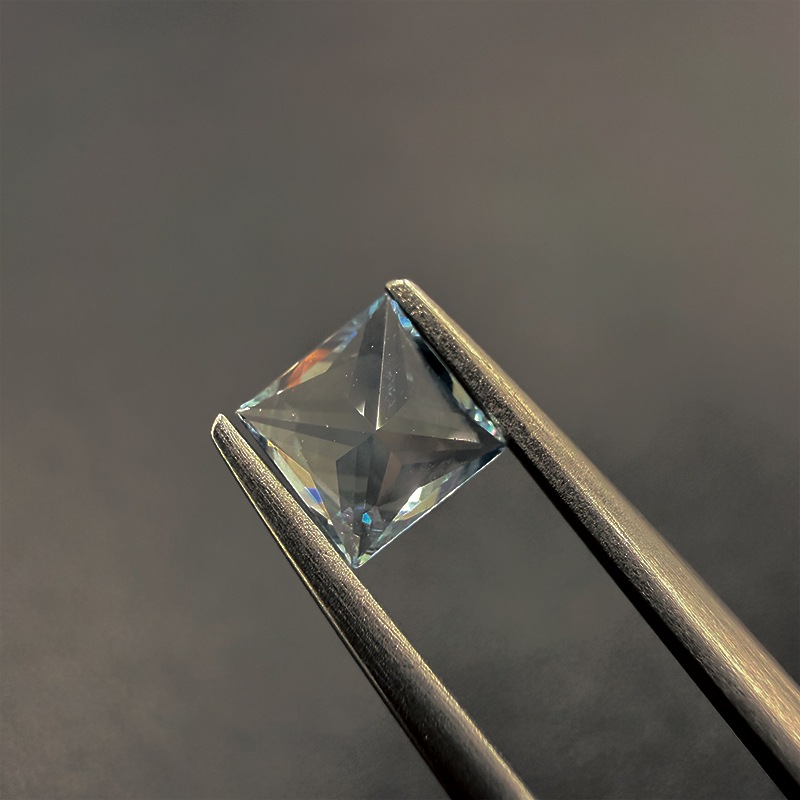 409：ファンシーカラーサファイア　PRI　5.9ｍｍ　1.05ct