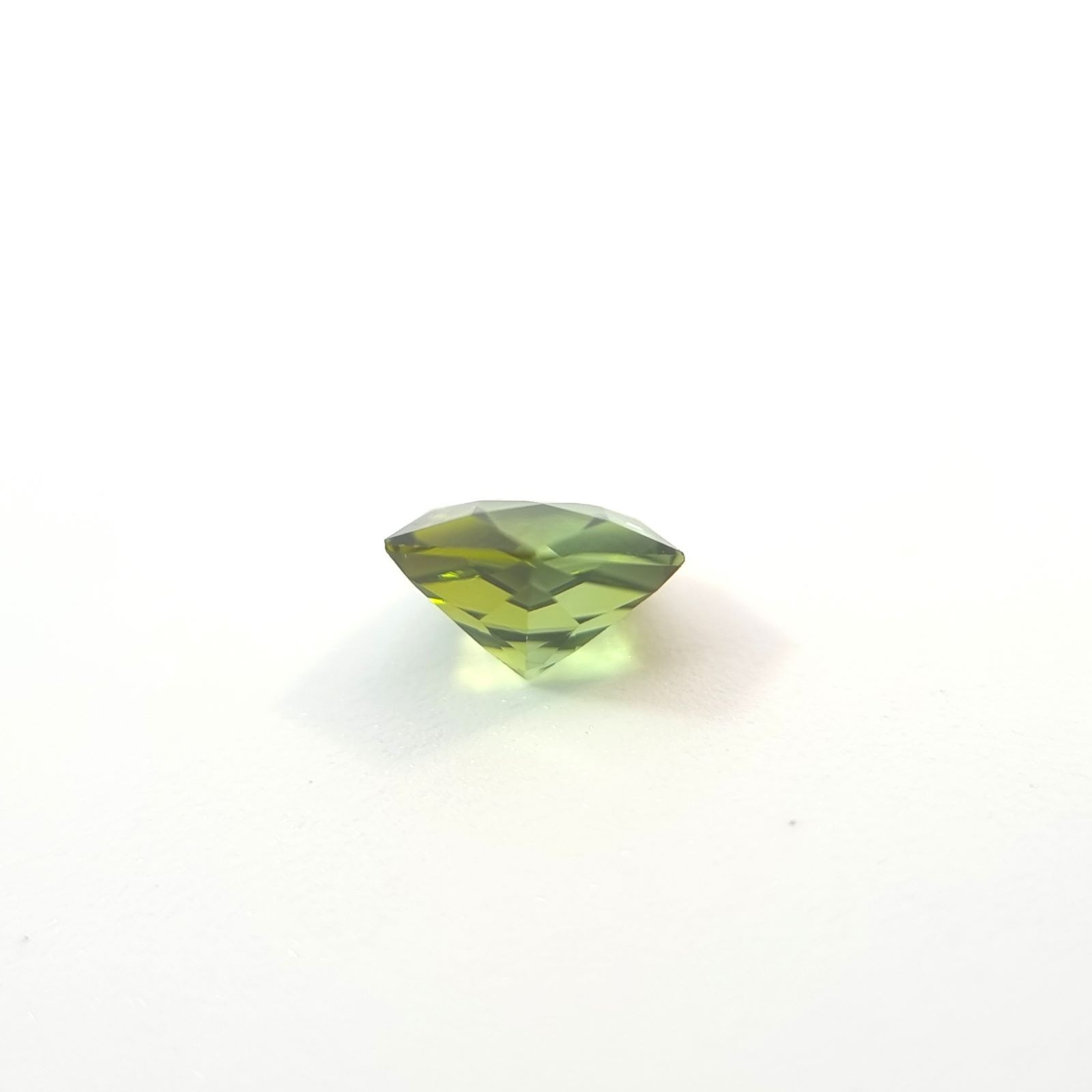 No.10000093：トルマリン　5.2mm 0.48ct