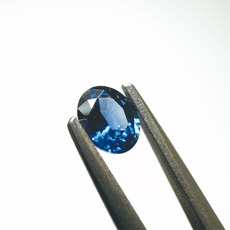 10008158：サファイア　OV　5.1×4.1mm　0.48ct