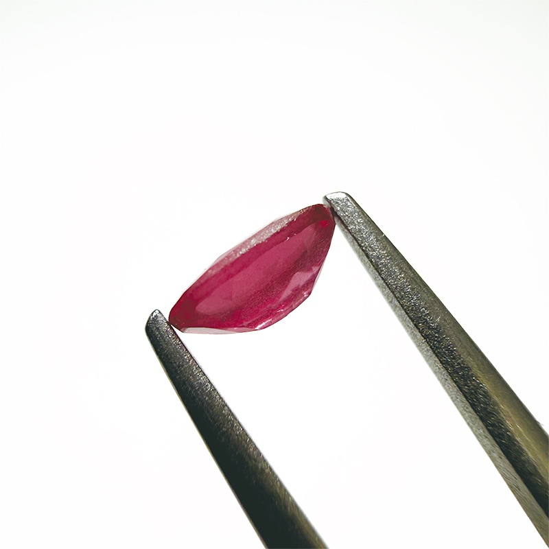 10006667：スピネル OV 5.8×4mm 0.46ct