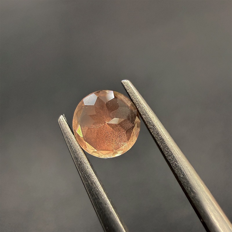 10009555：オレゴンサンストーン　RD　6.2ｍｍ　0.78ct
