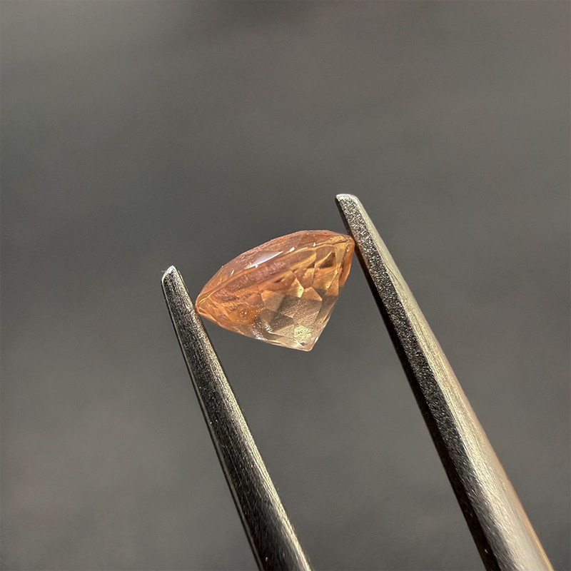 10009555：オレゴンサンストーン　RD　6.2ｍｍ　0.78ct