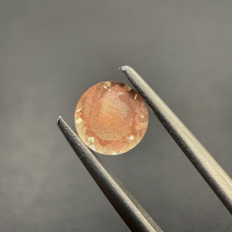 10009555：オレゴンサンストーン　RD　6.2ｍｍ　0.78ct