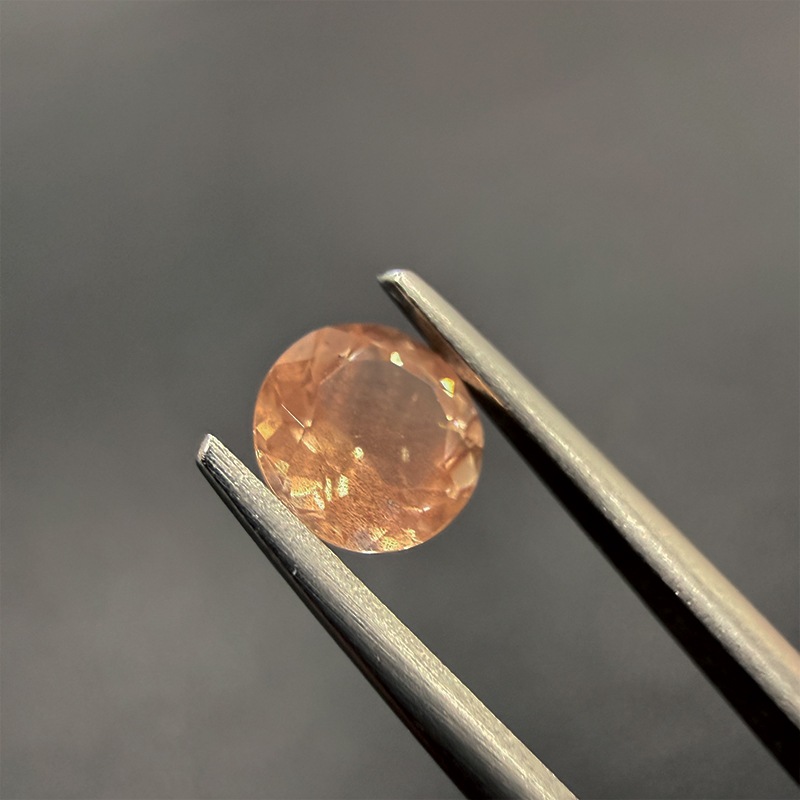 10009555：オレゴンサンストーン　RD　6.2ｍｍ　0.78ct