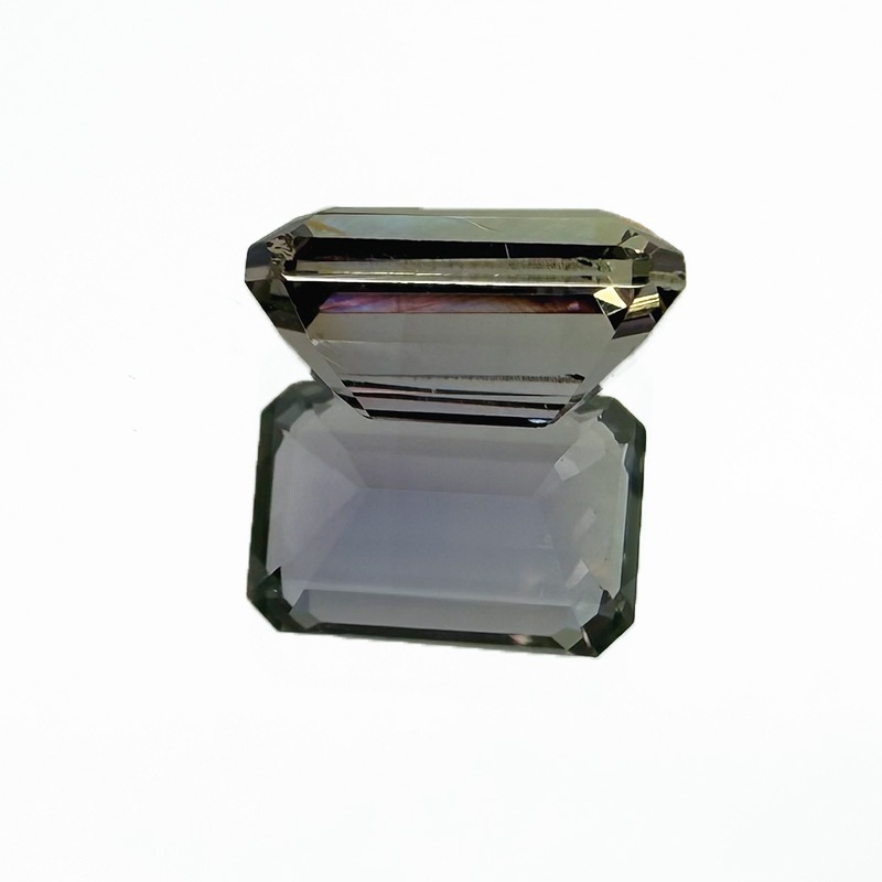 10009562：ゾイサイト EM 8.9×6.0mm 2.27ct