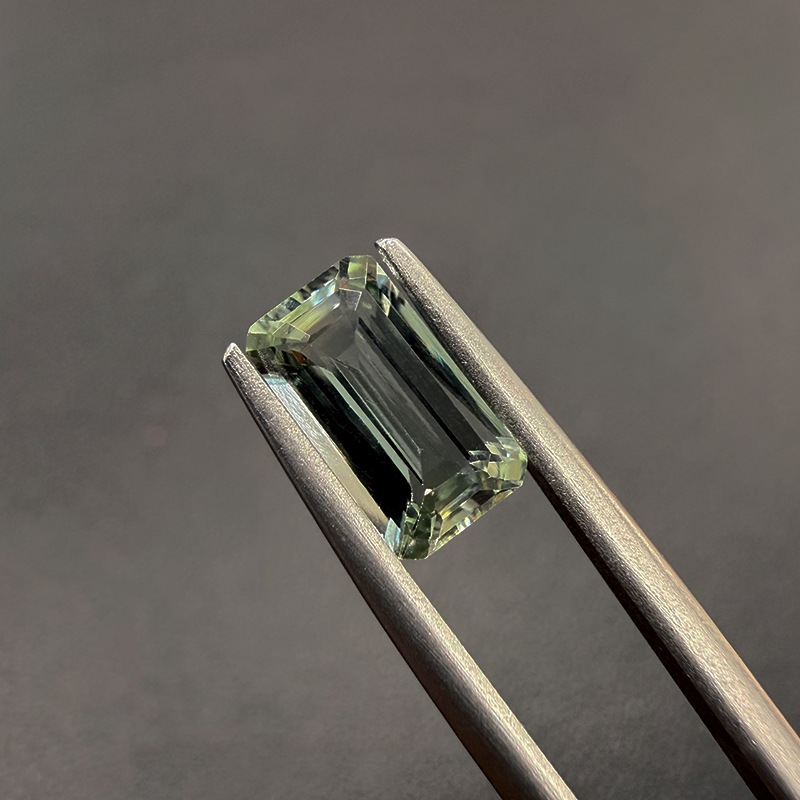 10009563：ゾイサイト　EM　9.6×5.3ｍｍ　1.89ct