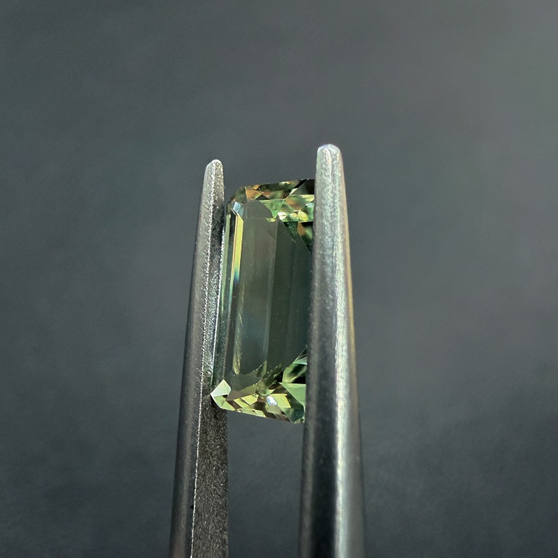 10009563：ゾイサイト　EM　9.6×5.3ｍｍ　1.89ct