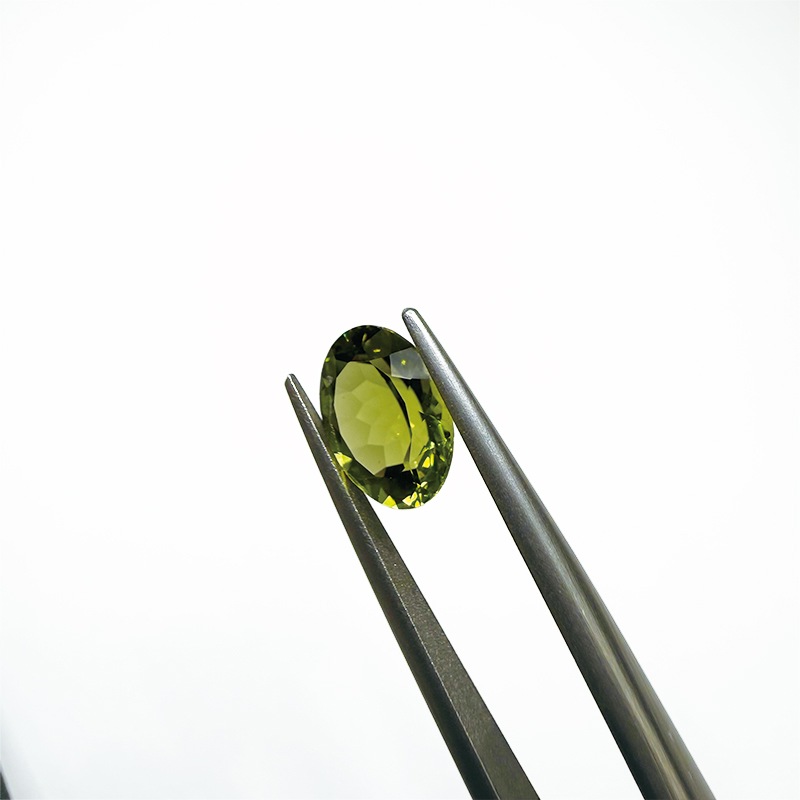 10009018：ペリドット OV 9.9×7.9mm 2.61ct