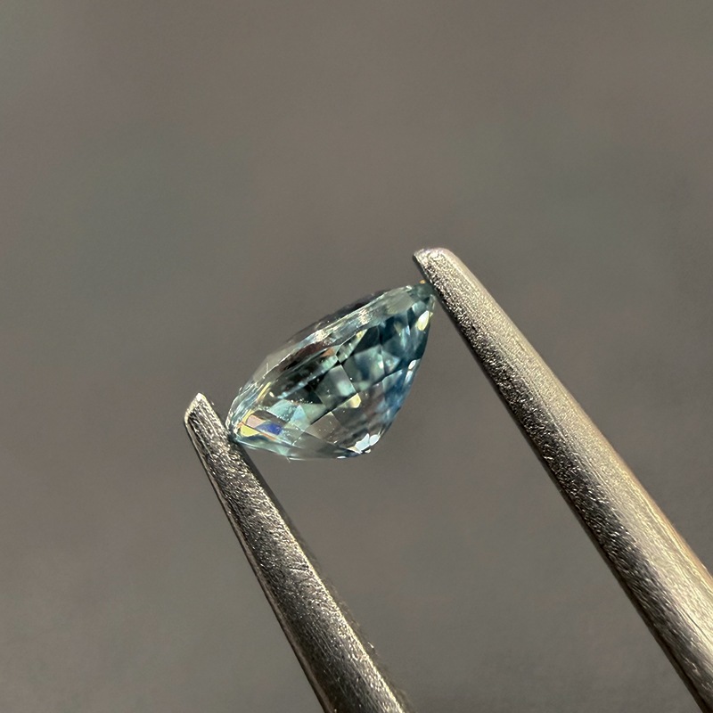 10009565：サファイア　PS　5.0×3.9ｍｍ　0.42ct