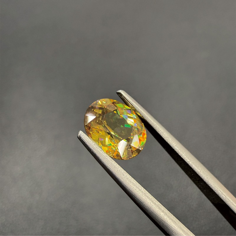 10009576：スフェーン OV 7.8×6.8mm 1.88ct
