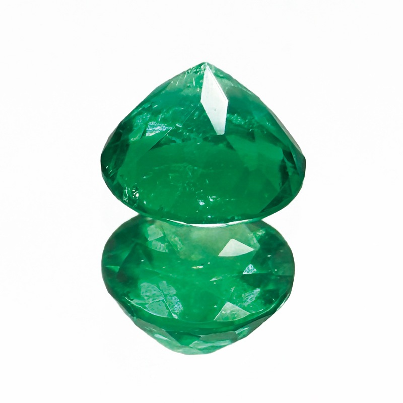 10009885：エメラルド（コロンビア産・宝石貴金属ソーティング付き） RD 3.95×3.94mm 0.221ct