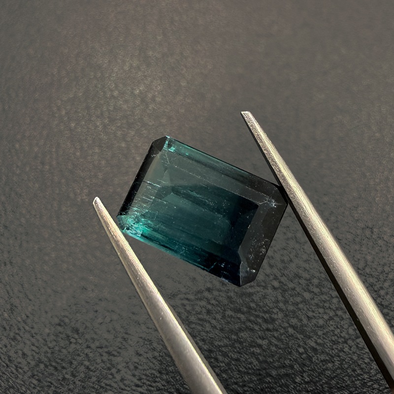 10009068：バイカラートルマリン　EM　12.5×8.8ｍｍ　3.88ct