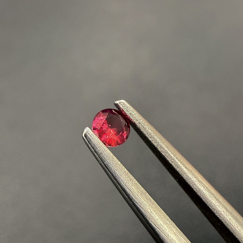 10008130:ルビー RD 2.9mm 0.09ct