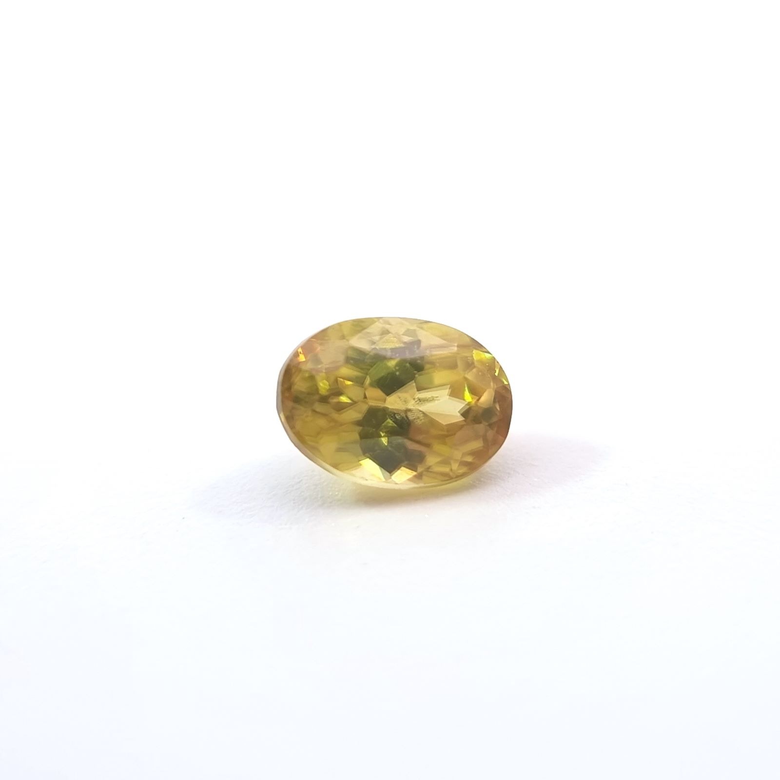 10006026：スフェーン OV 5.2×3.8ｍｍ 0.43ct