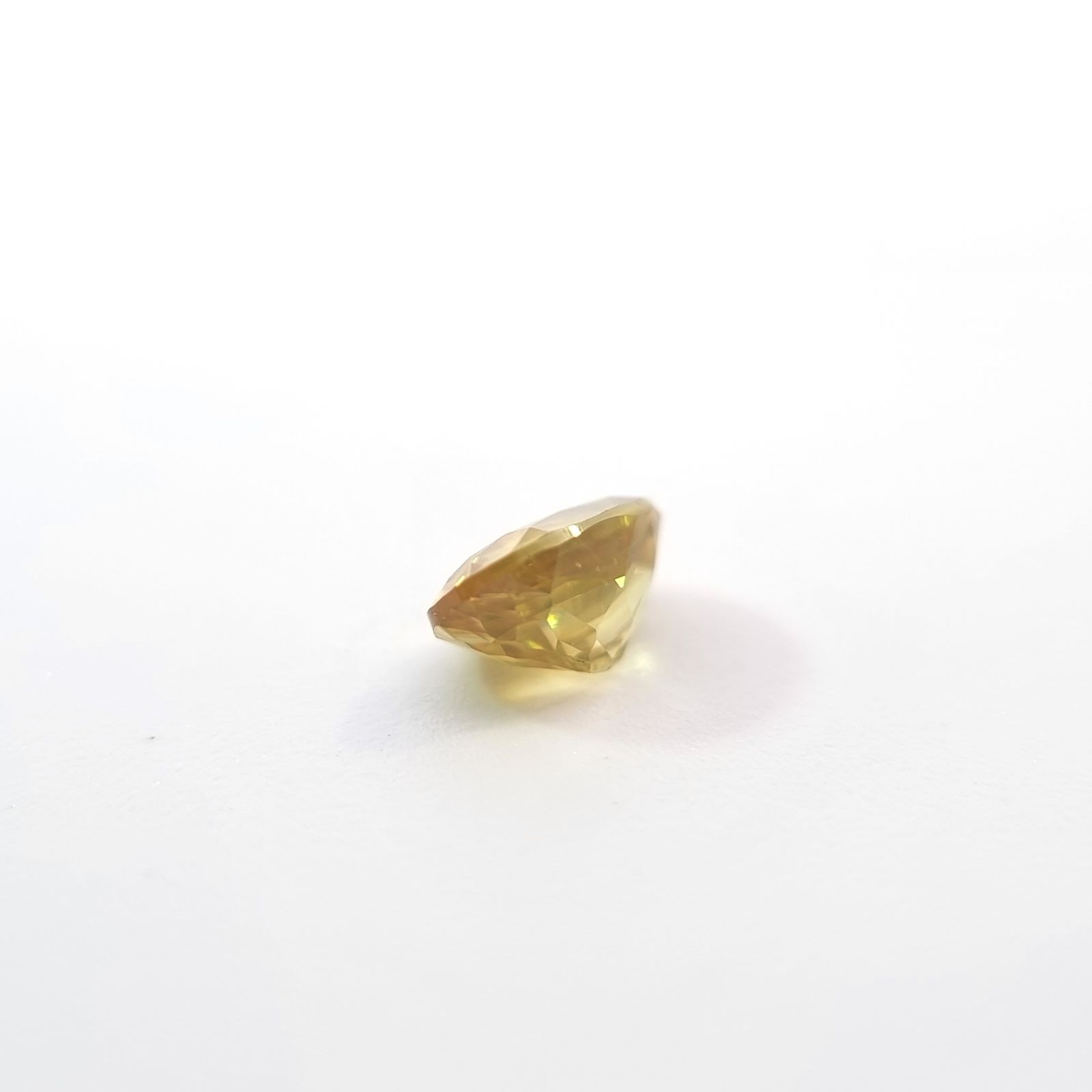 10006026：スフェーン OV 5.2×3.8ｍｍ 0.43ct