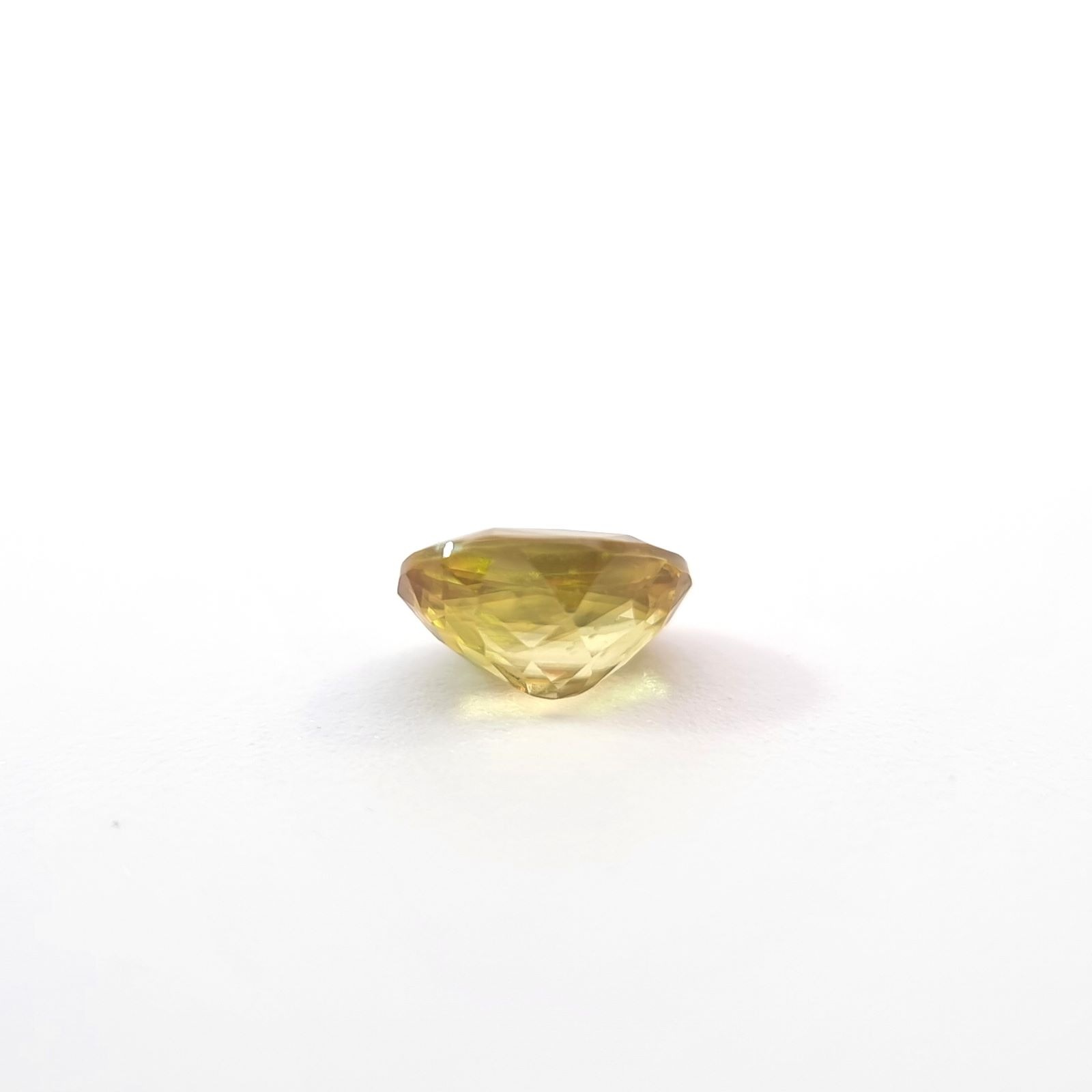 10006026：スフェーン OV 5.2×3.8ｍｍ 0.43ct