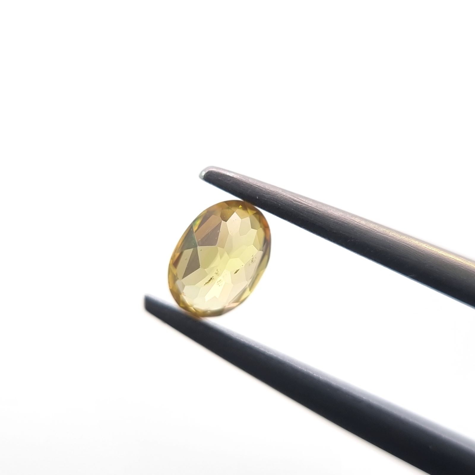 10006026：スフェーン OV 5.2×3.8ｍｍ 0.43ct