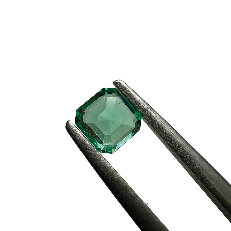 エメラルド　 EM 4.7×4.4ｍｍ 0.49ct