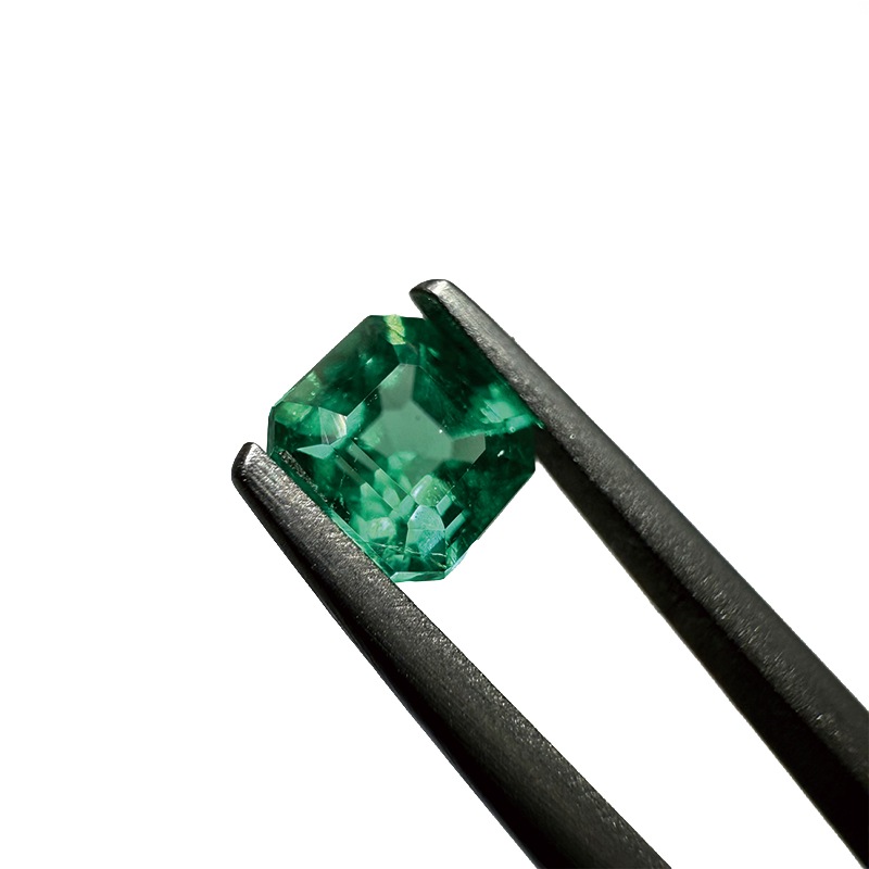 エメラルド　 EM 4.7×4.4ｍｍ 0.49ct
