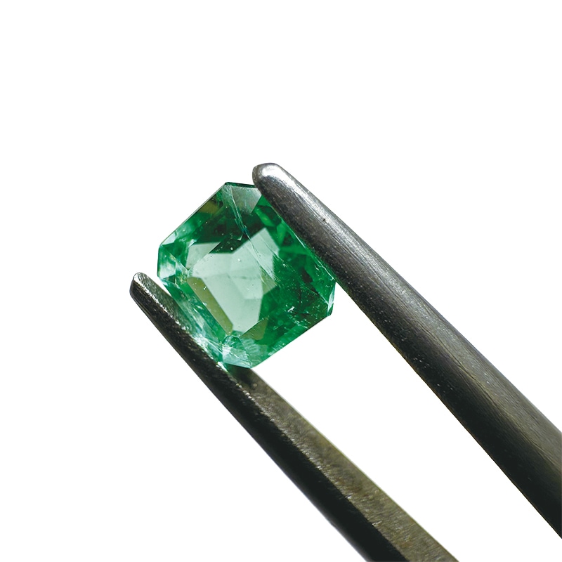 エメラルド　 EM 4.7×4.4ｍｍ 0.49ct