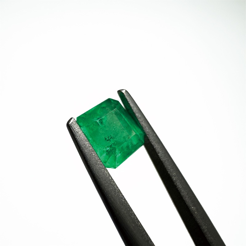 495：エメラルド　EM 5.4×5.1ｍｍ 0.76ct