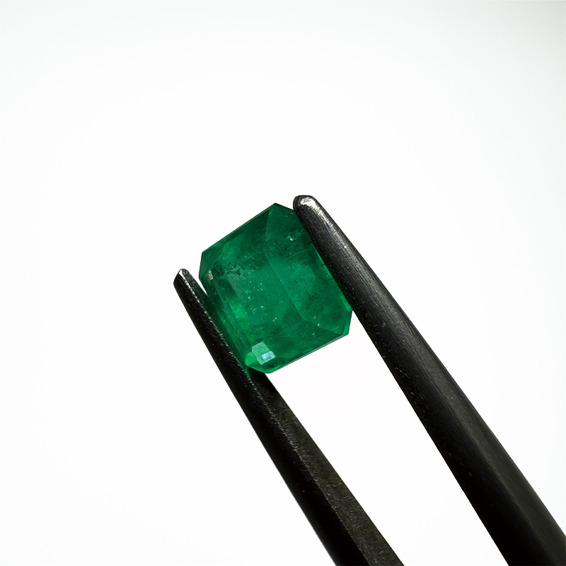 495：エメラルド　EM 5.4×5.1ｍｍ 0.76ct