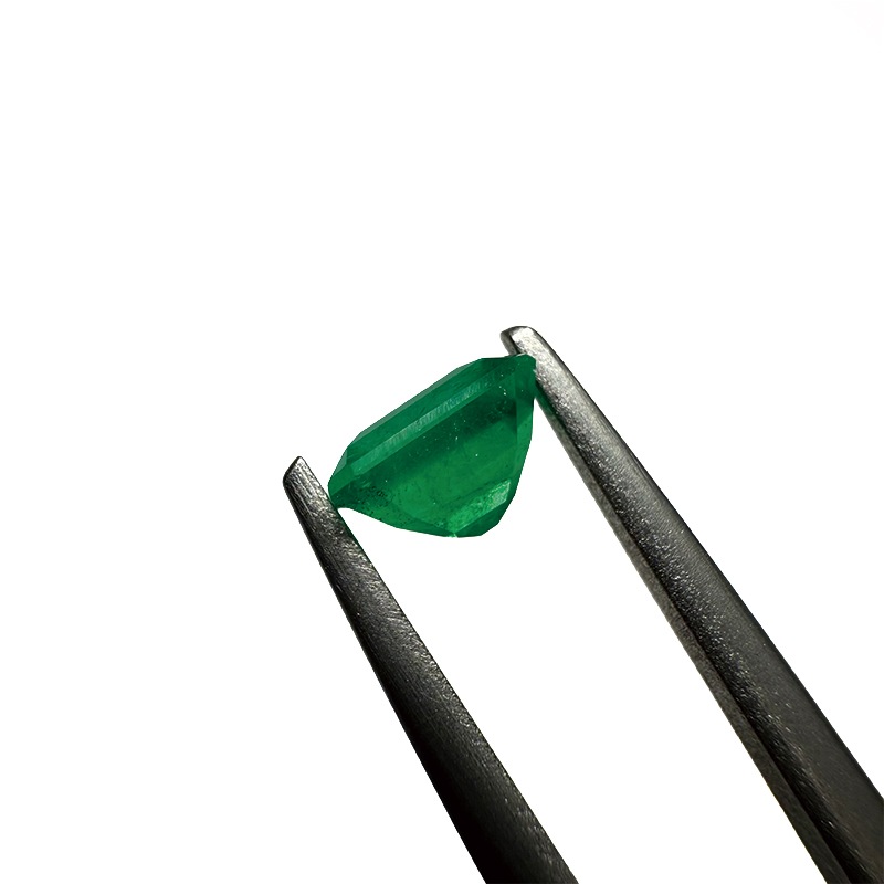 494：エメラルド　EM 5.3×5.0ｍｍ 0.60ct