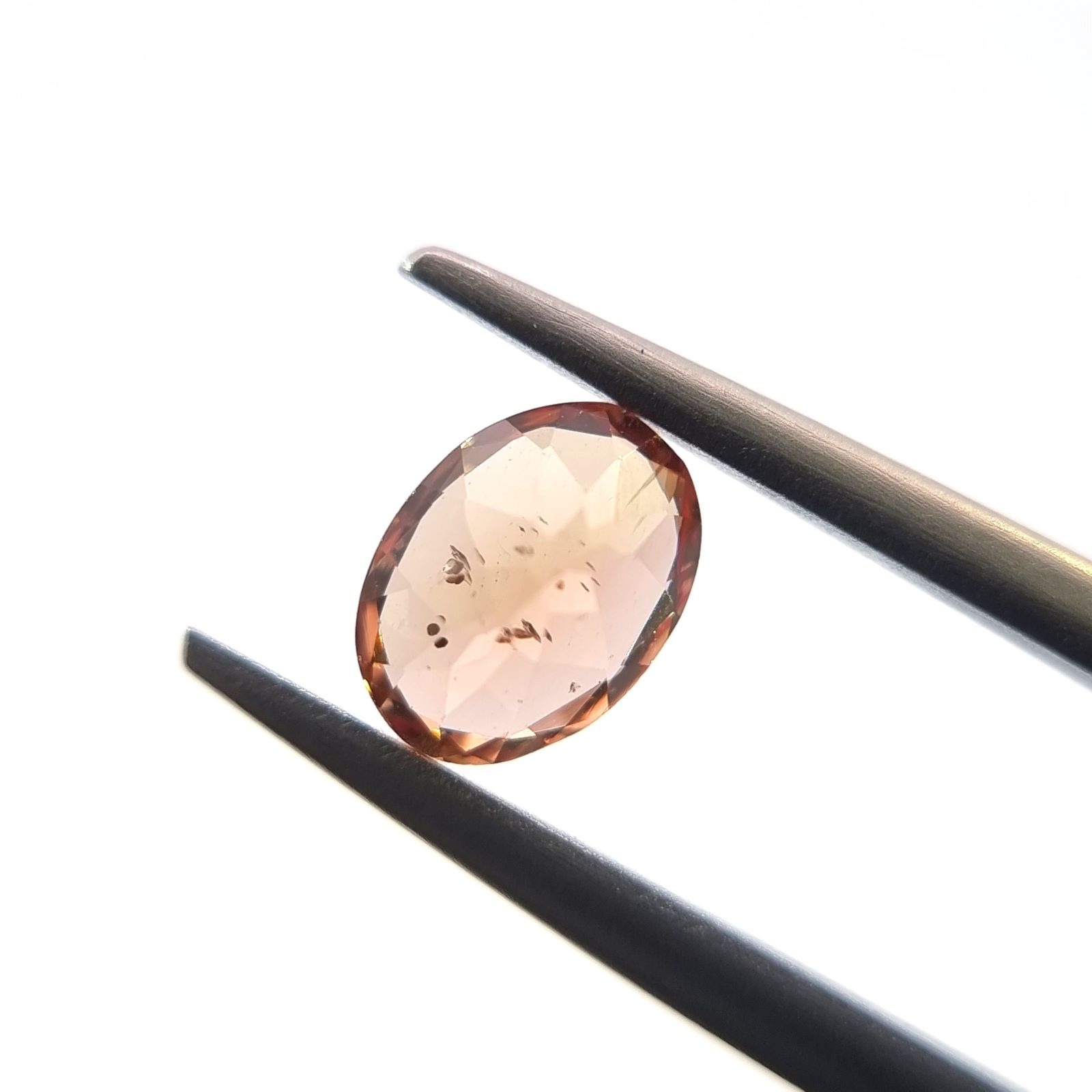 10001519：ガーネット　OV 6.8×5.1ｍｍ 0.96ct