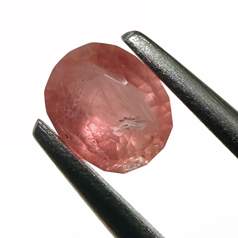 10009163:ピンクユークレース 5.4×4.4mm 0.446ct 日独ソーティング付き