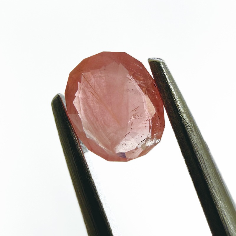 10009163:ピンクユークレース 5.4×4.4mm 0.446ct 日独ソーティング付き