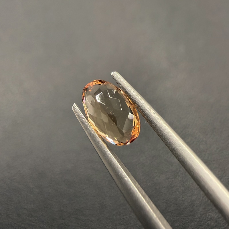 10008711:インペリアルトパーズ OV 8.2×5.3mm 1.30ct