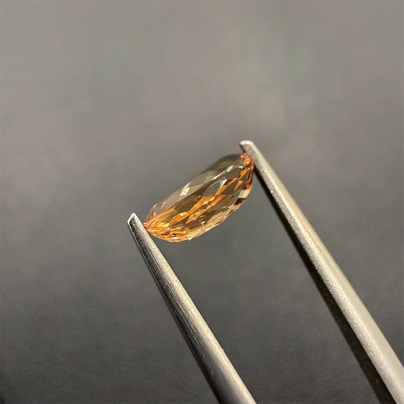 10008711:インペリアルトパーズ OV 8.2×5.3mm 1.30ct