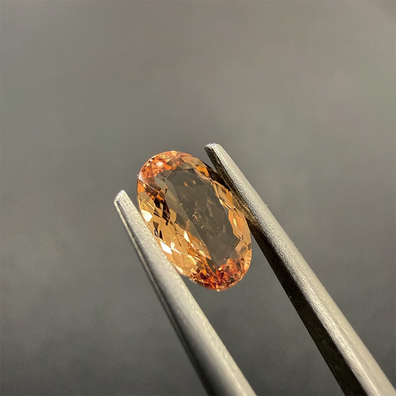 10008711:インペリアルトパーズ OV 8.2×5.3mm 1.30ct
