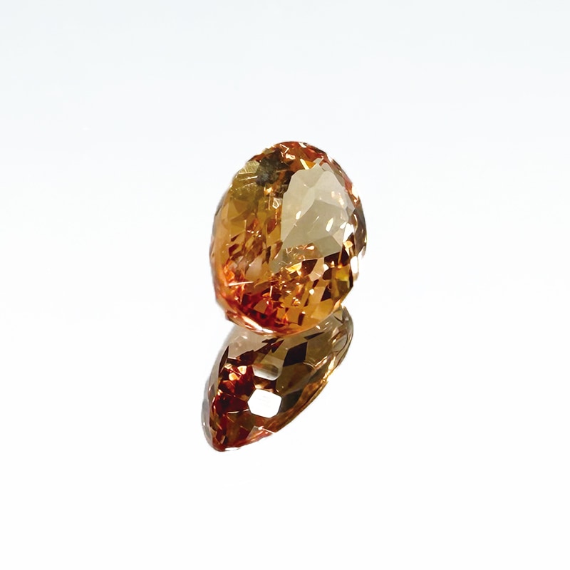 10008711:インペリアルトパーズ OV 8.2×5.3mm 1.30ct