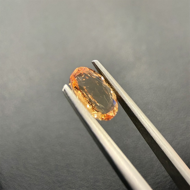 10008711:インペリアルトパーズ OV 8.2×5.3mm 1.30ct