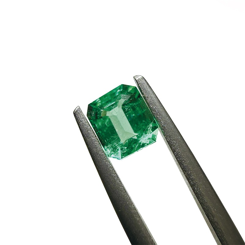 490：エメラルド EM 5.5×4.8mm 0.63ct
