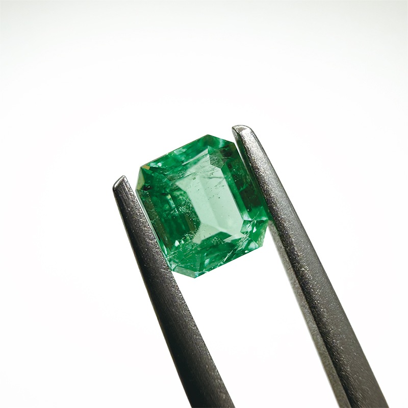 490：エメラルド EM 5.5×4.8mm 0.63ct