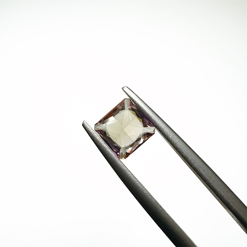 10008713：ゾイサイト EM 6.3×6.1mm 1.07ct