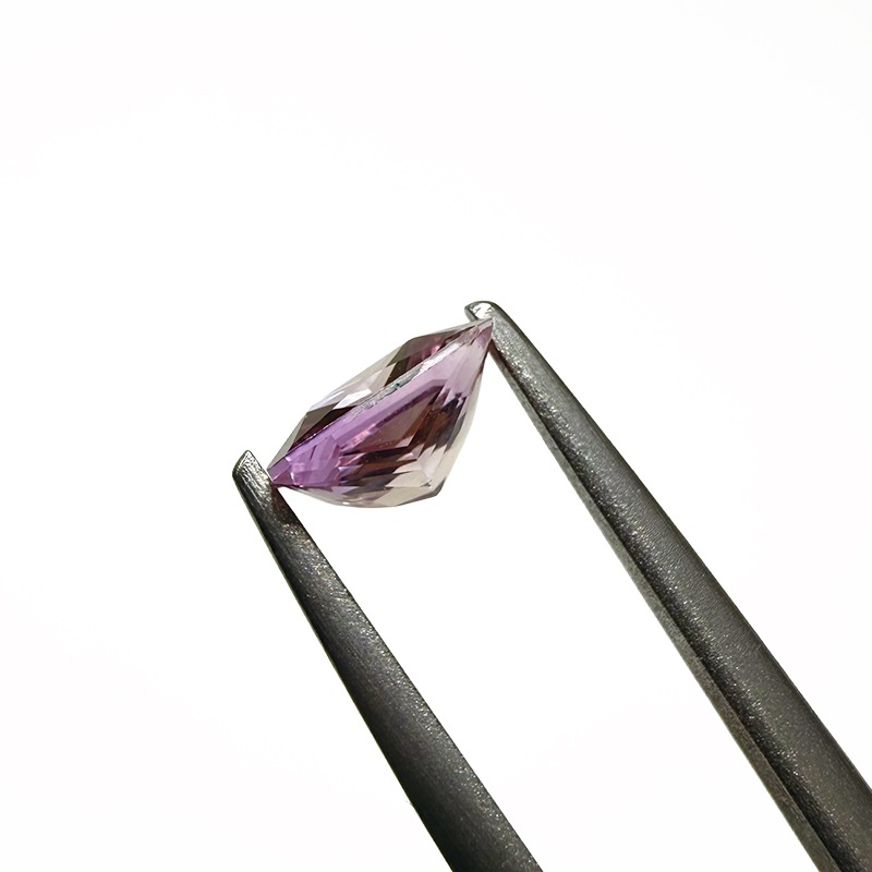 10008713：ゾイサイト EM 6.3×6.1mm 1.07ct