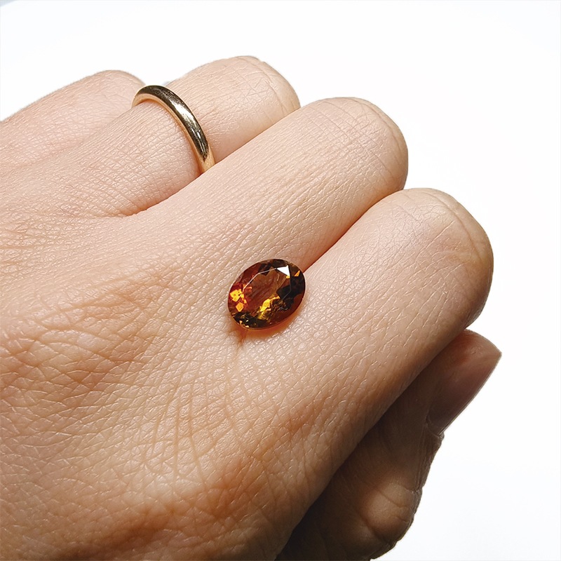 トルマリン　OV　9.0mm × 6.9mm　1.80ct