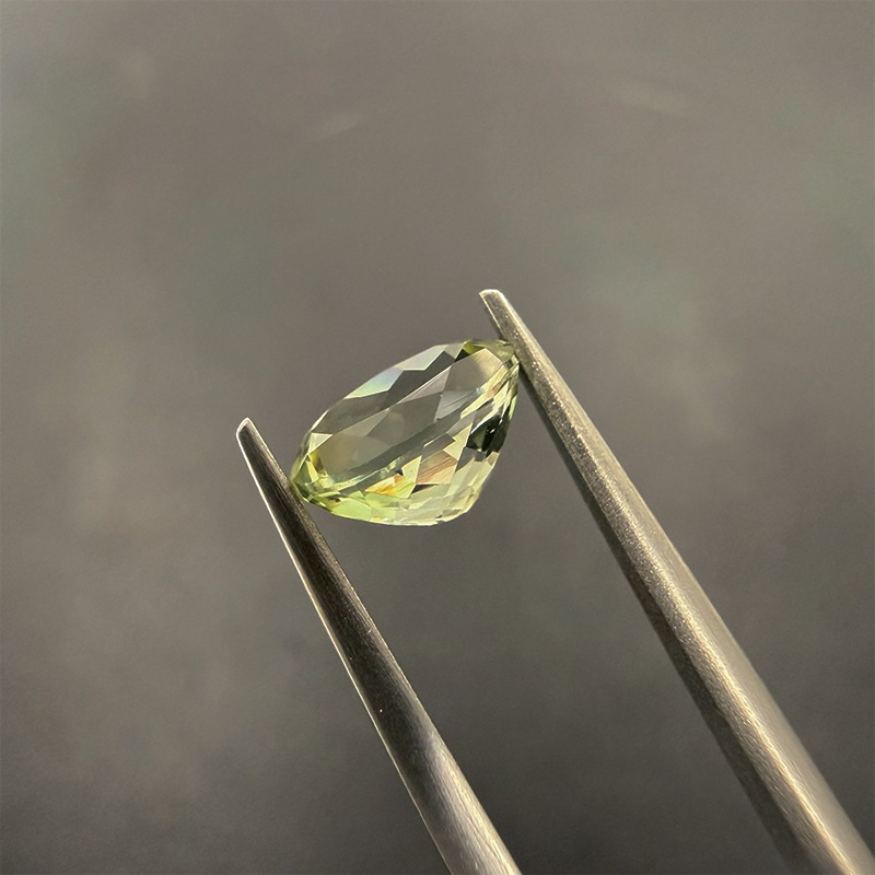 10008050：トルマリン 　OV 9.0×7.0mm　2.19ct