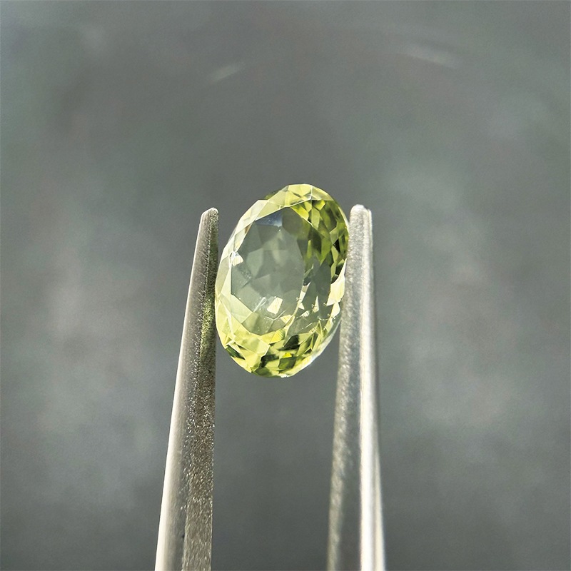 10008050：トルマリン 　OV 9.0×7.0mm　2.19ct