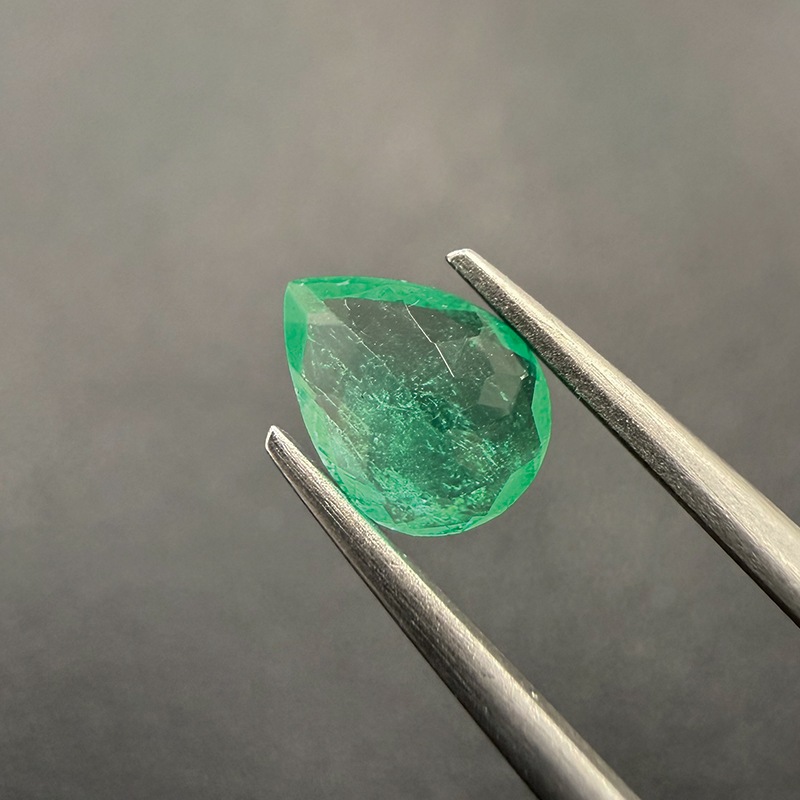 488：エメラルド　PS　8.8×6.5ｍｍ　1.04ct