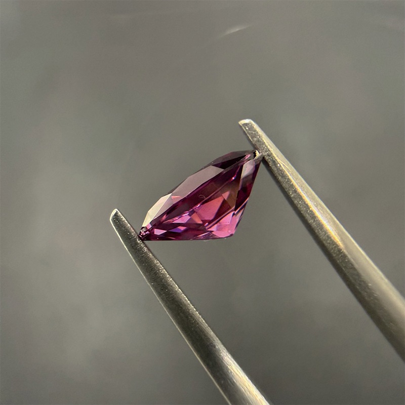 10008886：ロードライトガーネット OV7.9×6.0mm 1.32ct