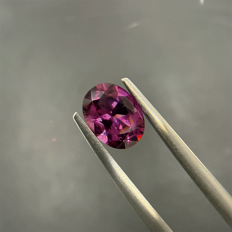 10008886：ロードライトガーネット OV7.9×6.0mm 1.32ct