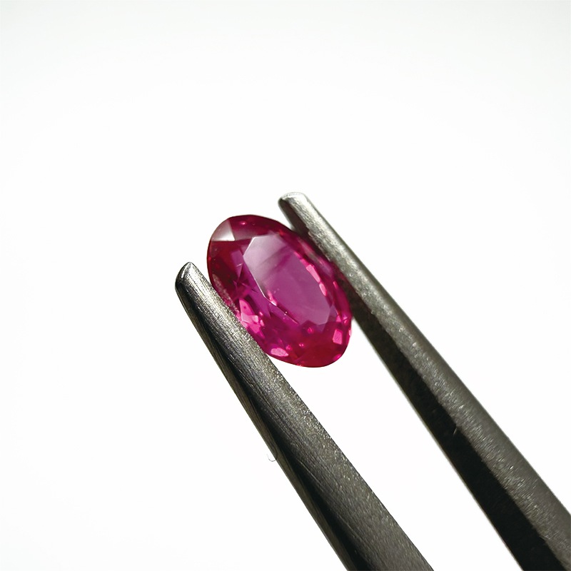 483：ルビー　OV　5.5×3.8ｍｍ　0.44ct
