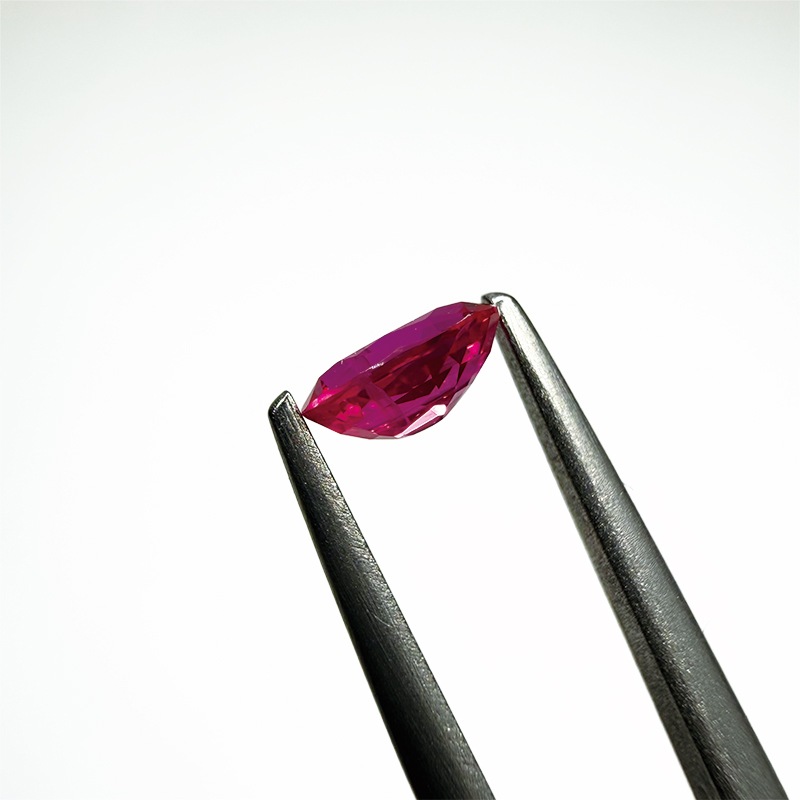 483：ルビー　OV　5.5×3.8ｍｍ　0.44ct