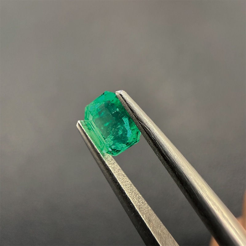 162：エメラルド　EM　5.1×4.5ｍｍ　0.60ct