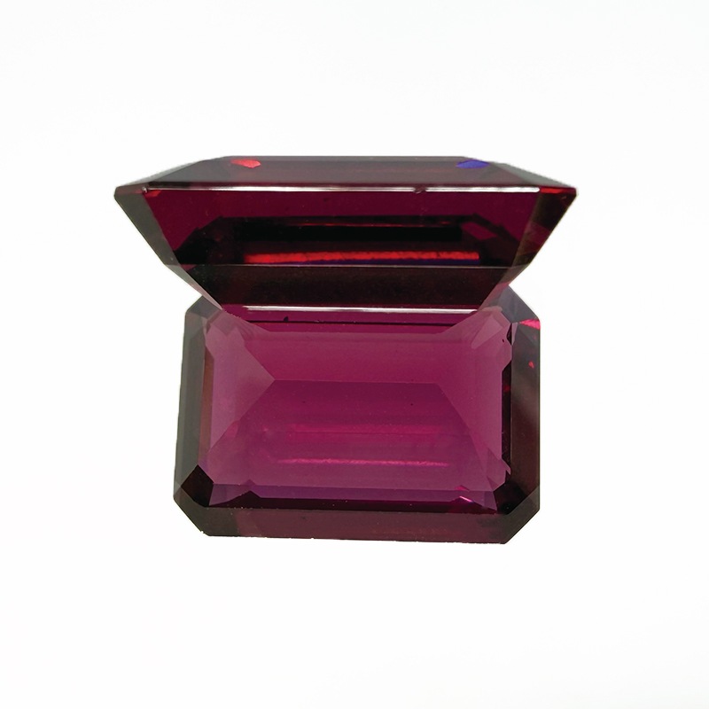 10009776：ロードライトガーネット 15.0×10.7mm 9.96ct